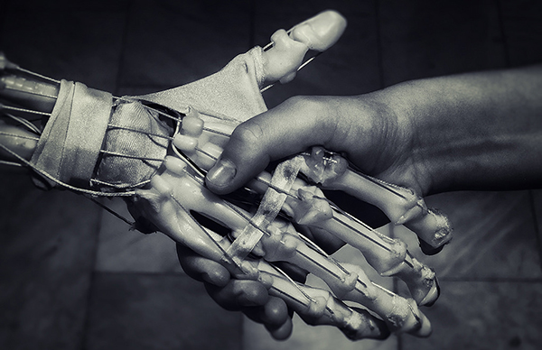 AI and human hands
